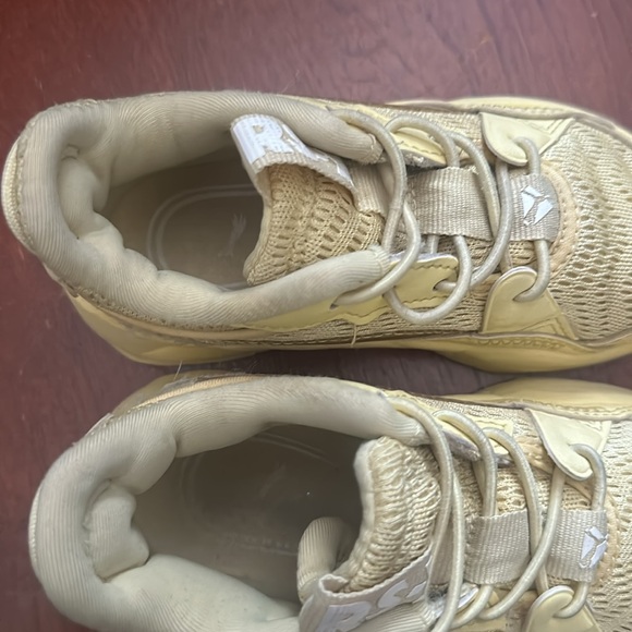 Puma - Picture 3 of 5